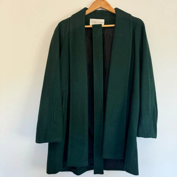 Casual Corner Jackets & Blazers - Casual Corner VTG Wool blend coat in green Size: 2P